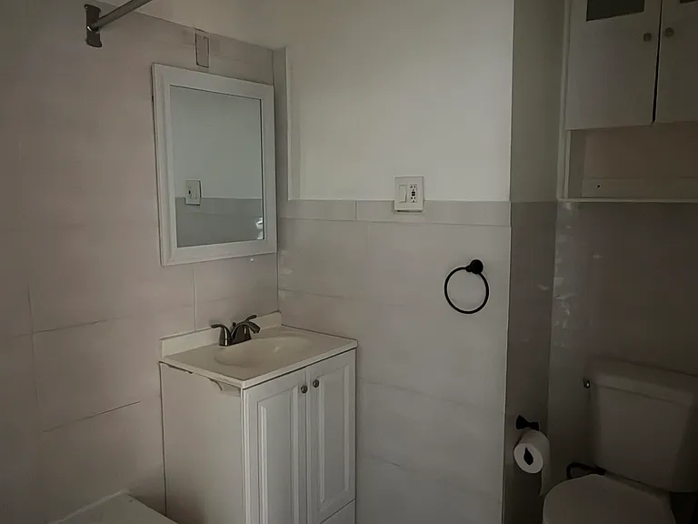 103-105 Devon St #1R — Photo 11