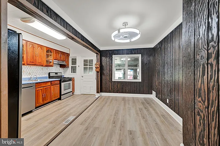 7500 Rabon Ave — Photo 5