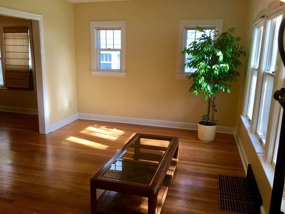 2nd image of 710 Pauline Blvd #1