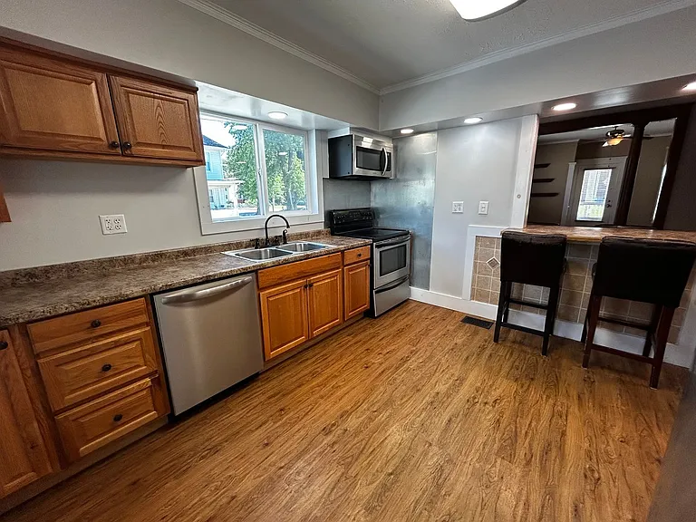 111 N Main St — Photo 13
