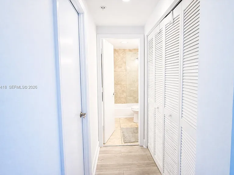 7501 E Treasure Dr #7L — Photo 15