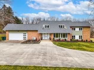 2150 Albertson Pkwy, Cuyahoga Falls, OH 44223