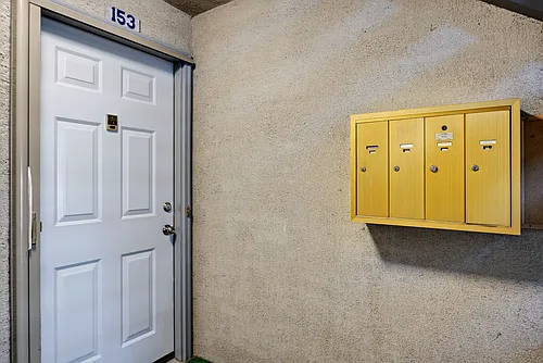 153 Madison Ave N Photo 1