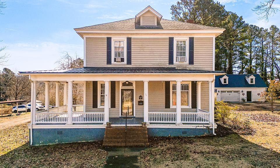 1st image of 137 W Academy Ln