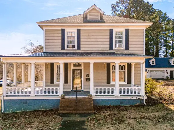 137 W Academy Ln, Chase City, VA 23924