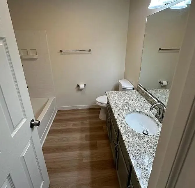 1004 W 180 S - Hurricane Town House — Photo 2