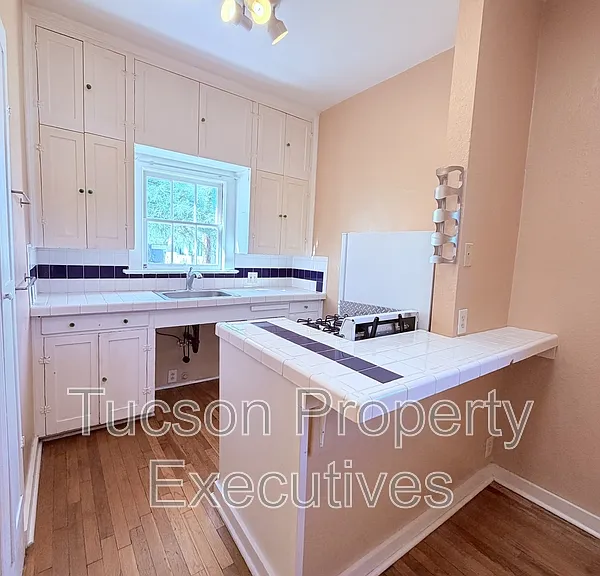 1222 N Olsen Ave — Photo 1