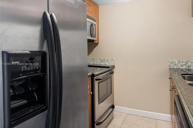 280 SW 20th Rd #702 — Photo 16