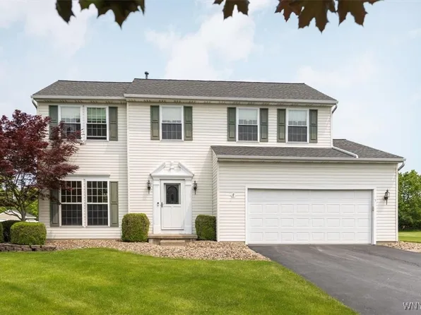 5 Cherokee Dr, Orchard Park, NY 14127