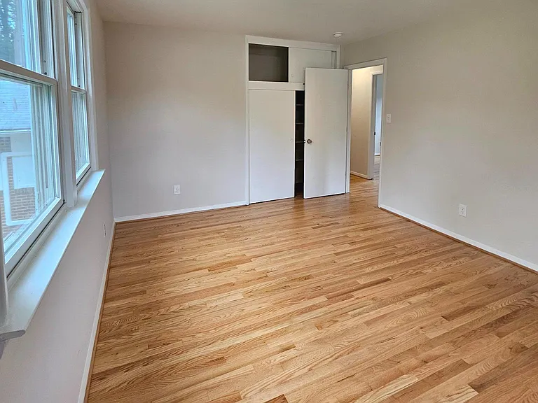 7606 Gresham St — Photo 17