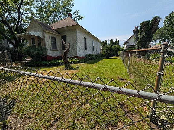 4th image of 2400 Jefferson St NE