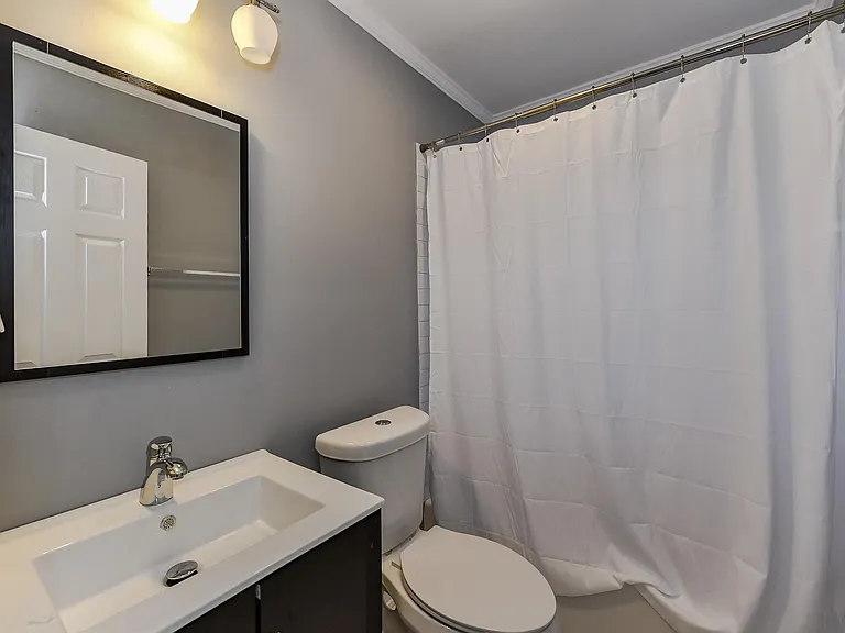 306 Plymouth Ave — Photo 3