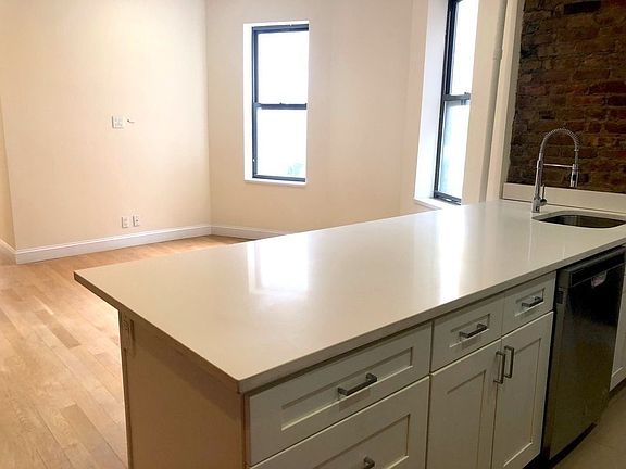 4th image of 204 W 81st St APT 4A