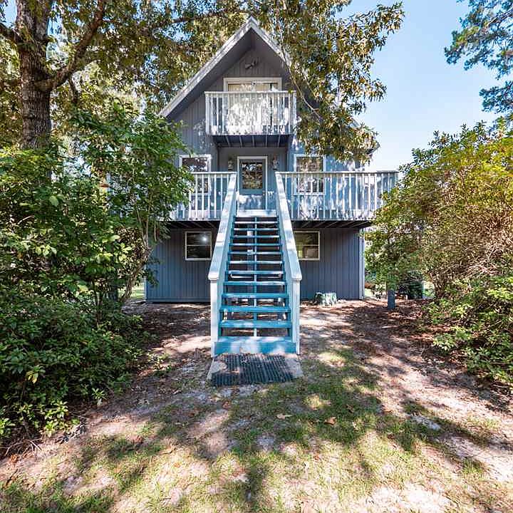 1st image of 8531 Manor Dr