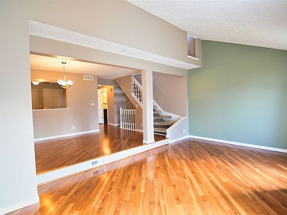4th image of 6431 Glendale Ct