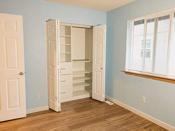 5th image of 11026 Meridian Dr SE