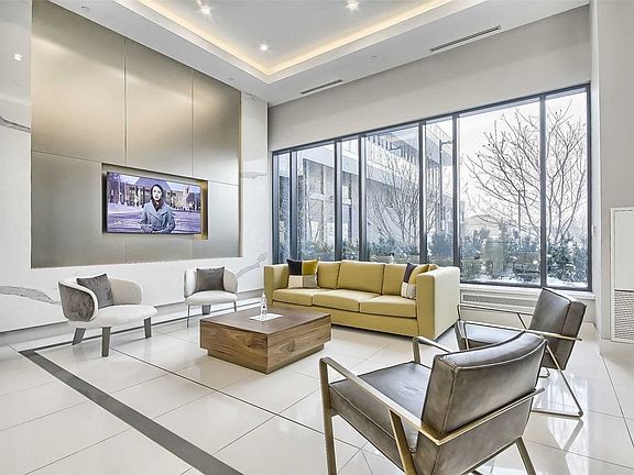 5th image of 35 Watergarden Dr #110