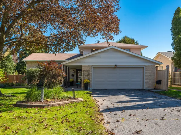 79 Seaforth Rd, Kingston, ON K7M 1E1