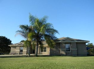 26 County Road 533, Angleton, TX 77515