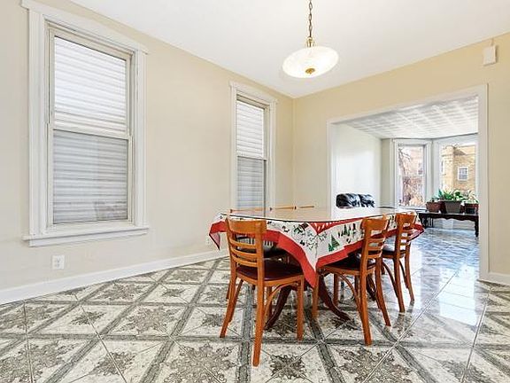 4th image of 3223 N Albany Ave #1