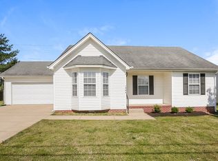 1984 Old Castle Dr, Murfreesboro, TN 37127