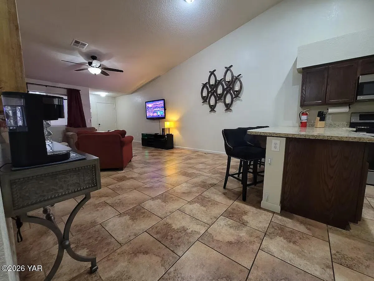 2 bed, 2.0 bath, 1247 sqft, $1,550 — Photo 4