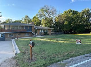 6 Rowland Rd, Hutchinson, KS 67502