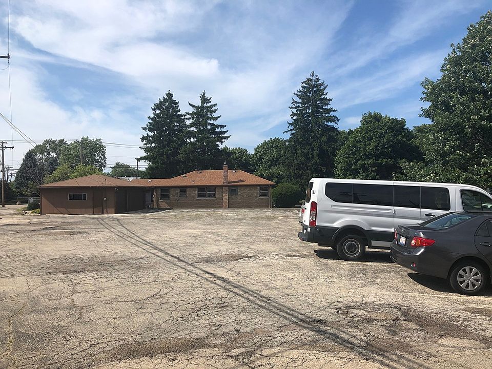 2nd image of 7649 N Milwaukee Ave