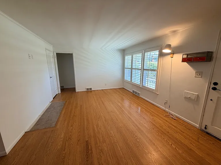 4308 NE 56th St — Photo 5