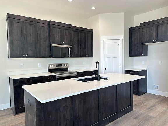 4th image of 638 Barnwood Rd