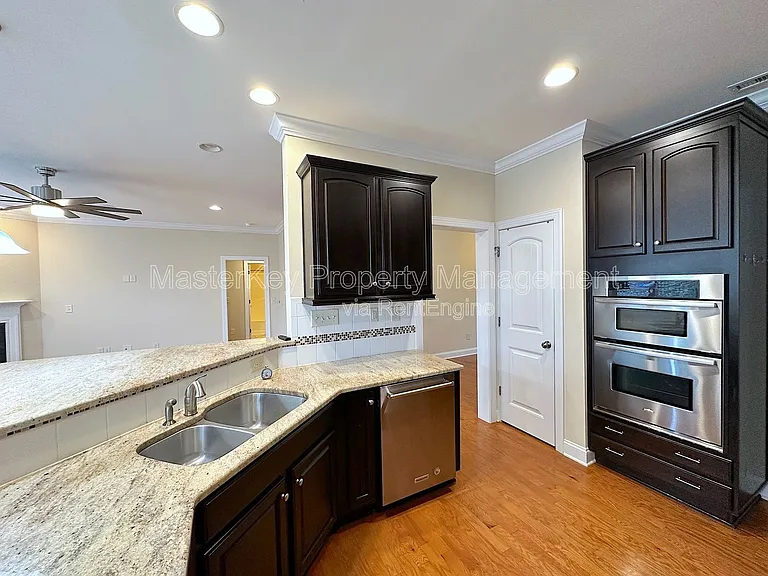 906 Keaton Ridge Ct — Photo 39