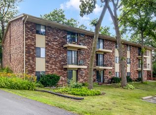 1700 Elder St APT 102, Waukesha, WI 53188