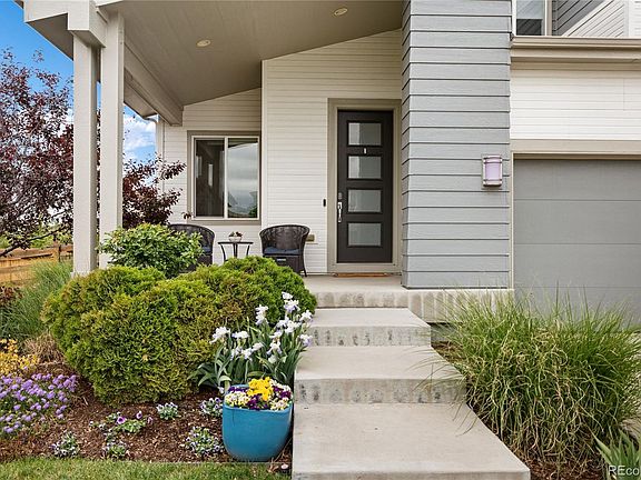 3rd image of 10051 Truckee Street