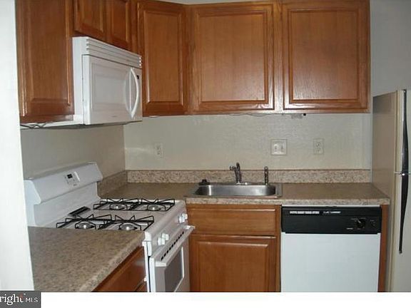 4th image of 1605 Meadowview Ln #1605