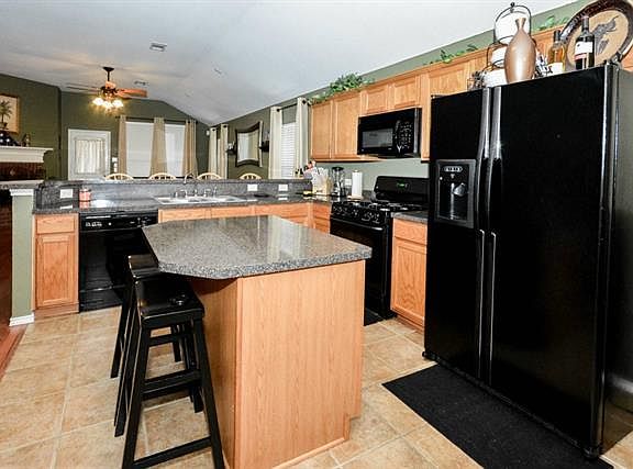 4th image of 6924 Red Bluff Dr