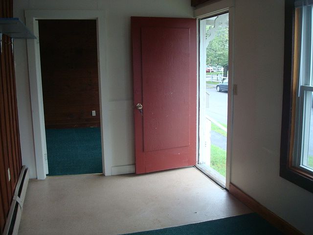 2nd image of 54B Langdon St