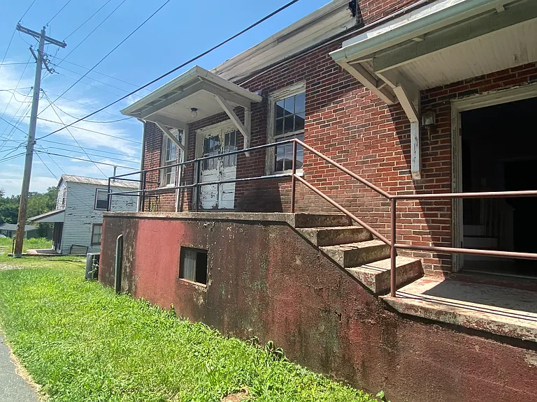 162 Depot St — Photo 2