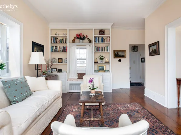 139 East 66th Street image 2 of 10