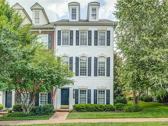 3rd image of 1008 Hyde Ln