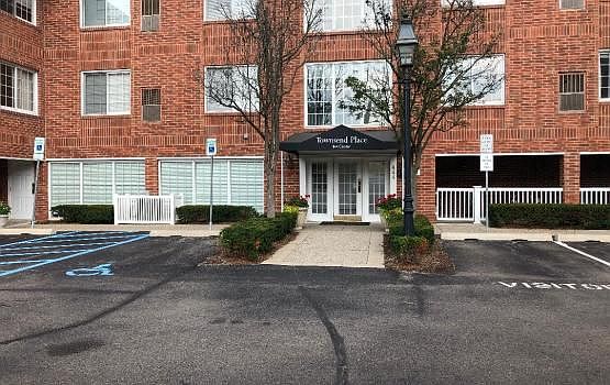 1st image of 444 S Chester St #410
