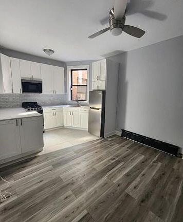 4th image of 131 Lincoln Ave APT A