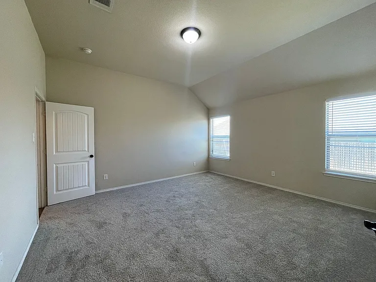 2120 Blakely Ct — Photo 36