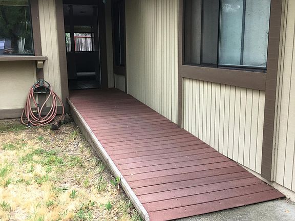 ramped front entrance