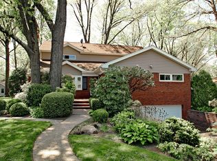 22-14 Radburn Rd, Fair Lawn, NJ 07410