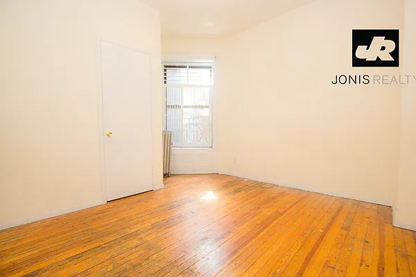 Rented by Jonis Realty | media 16