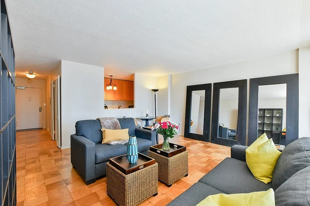 2 Hawthorne Pl — Photo 3