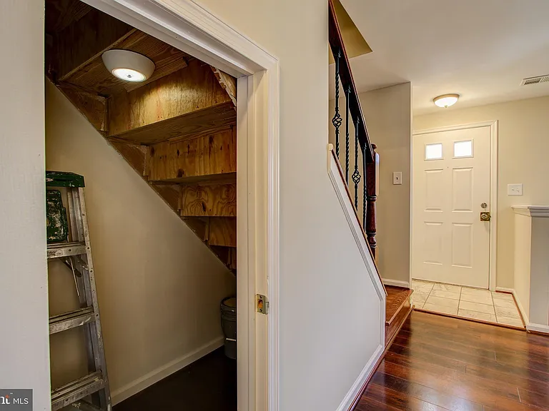 6324 Lightburn Ct — Photo 18
