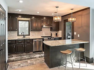 3rd image of 1020 Huntington Pl