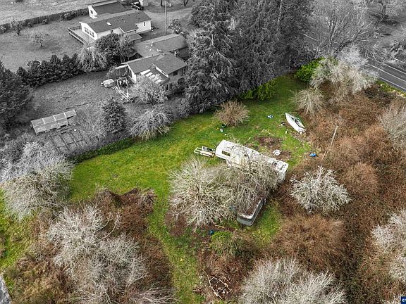 2nd image of 1355 Moonshine Park Rd