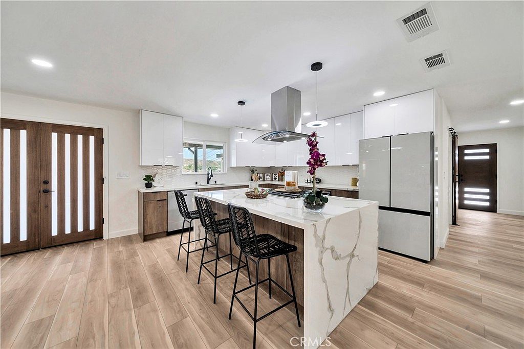Sylmar, CA 91342